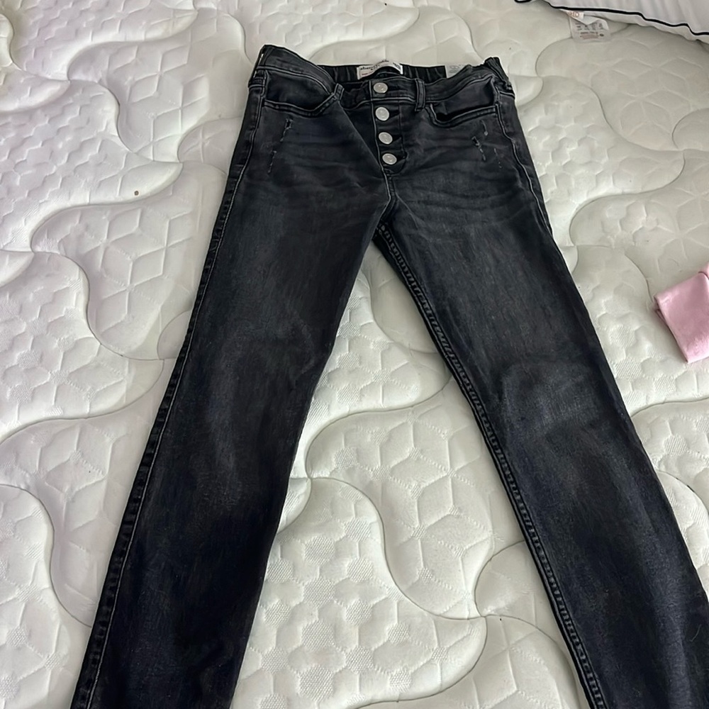 Black highrise jeans